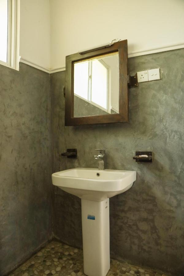 Cozy Cocos Hotel Weligama Bagian luar foto